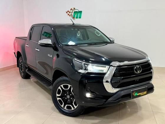 TOYOTA HILUX 2.8 D-4D TURBO DIESEL CD SRX 4X4 AUTOMÁTICO TOYOTA HILUX 2.8 D-4D TURBO DIESEL CD SRX 4X4 AUTOMÁTICO